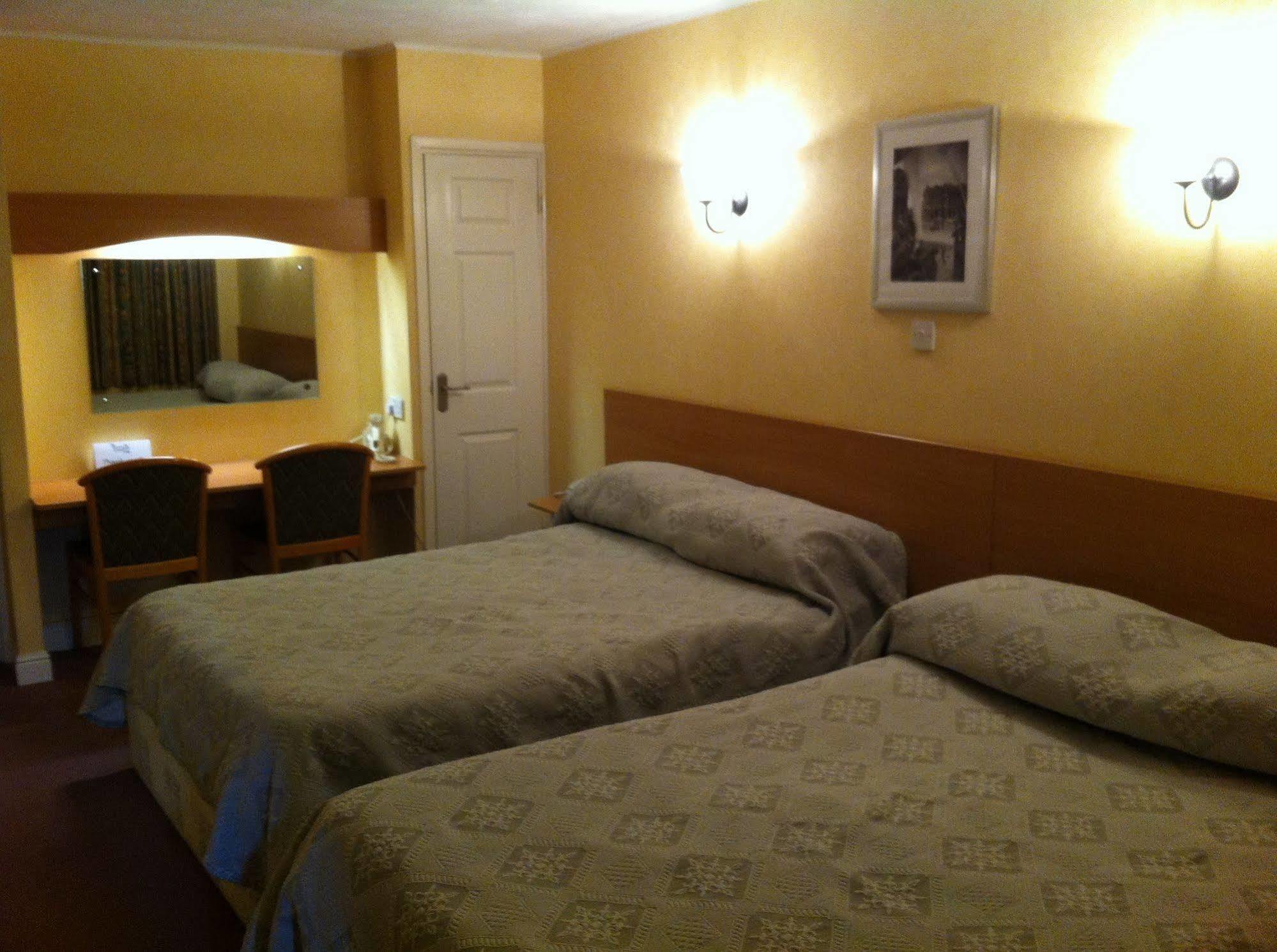 Dundry The Town & Country Lodge מראה חיצוני תמונה