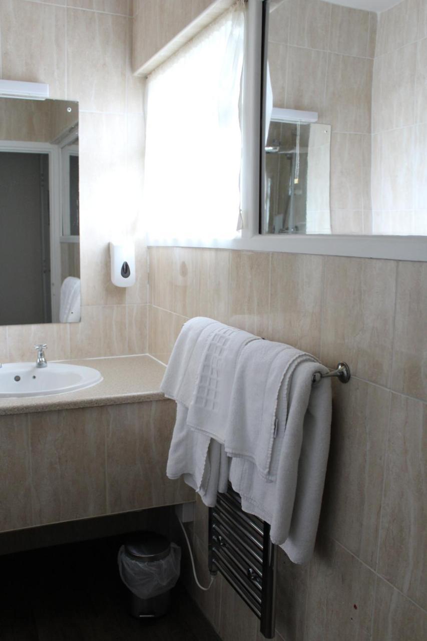 Dundry The Town & Country Lodge מראה חיצוני תמונה