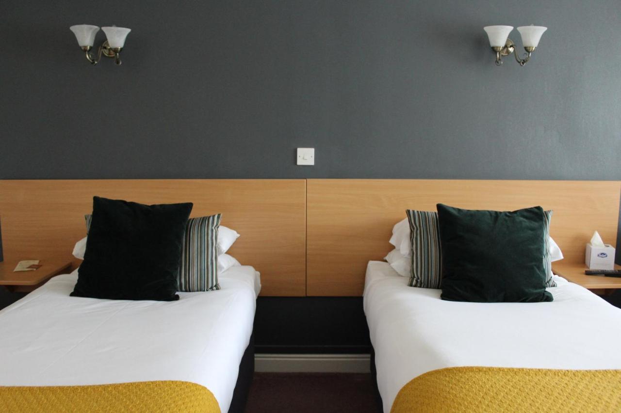 Dundry The Town & Country Lodge מראה חיצוני תמונה