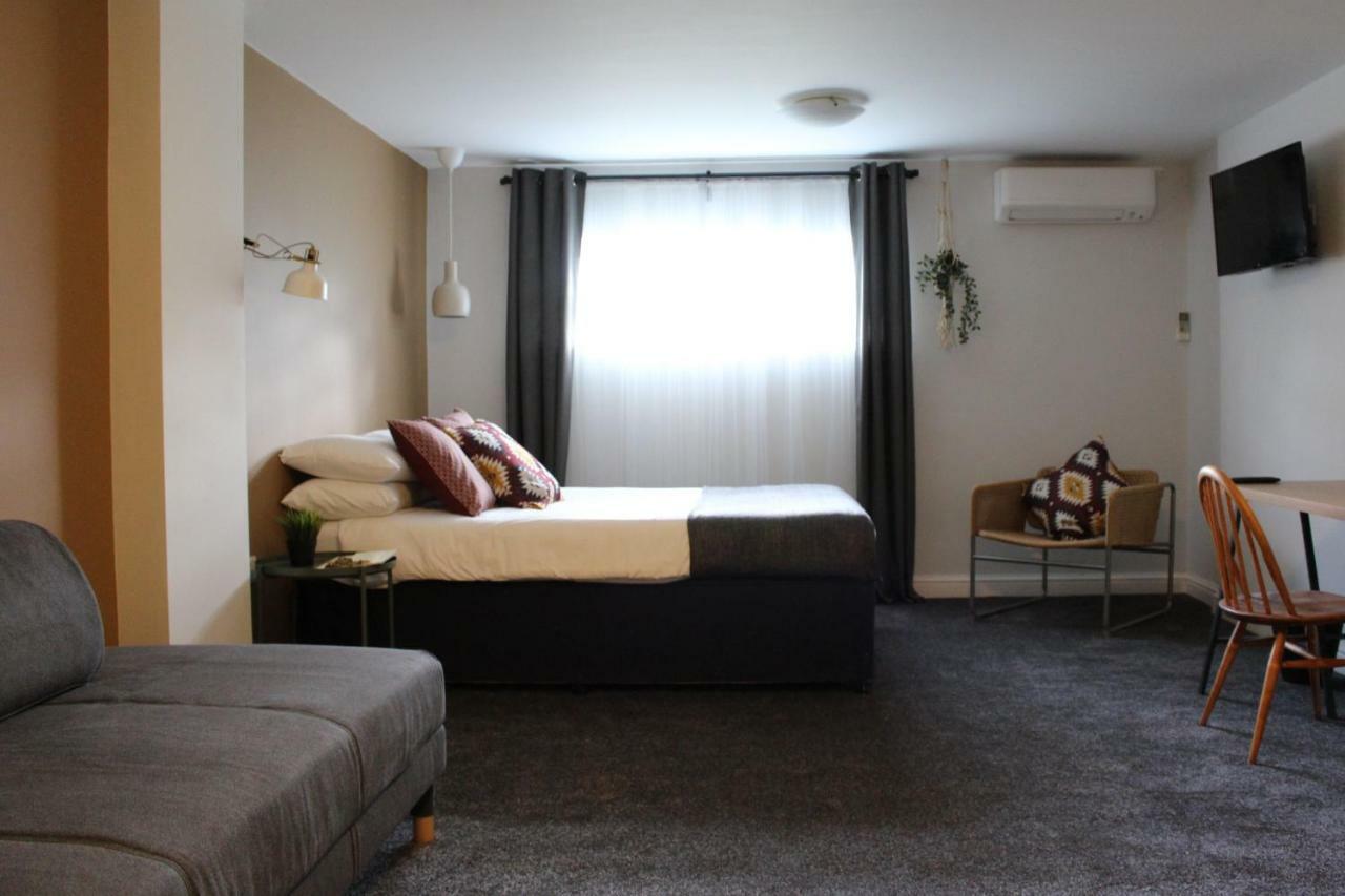 Dundry The Town & Country Lodge מראה חיצוני תמונה